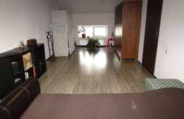 De vanzare apartament de 3 camere, 84 mp, parcare! Zona strazii Florilor!