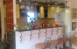 Apartament 4 camere, 122 mp, boxa, garaj, zona strazii Artelor