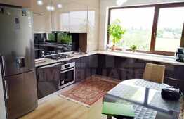 3 camere, 94 mp, decomandat, terasa, garaj, zona Grand Hotel Italia