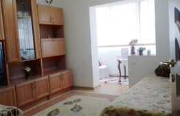 Apartament 2 camere, 49 mp, decomandat, garaj, boxa, zona strazii Tasnad