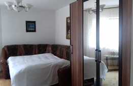 Apartament 2 camere, 49 mp, decomandat, garaj, boxa, zona strazii Tasnad