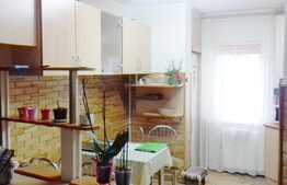 Apartament 2 camere, 49 mp, decomandat, garaj, boxa, zona strazii Tasnad