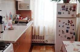 Apartament 3 camere, 63.60 mp, decomandat, boxa, zona Sirena