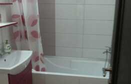 Garsoniera 32 mp, etaj intermediar, zona strazii Parang