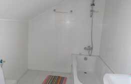 Casa de vanzare 600 mp, teren 1300 mp, front stradal 35 ml 