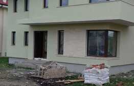 Casa de vanzare, 140 mp, teren 450 mp, zona linistita de case