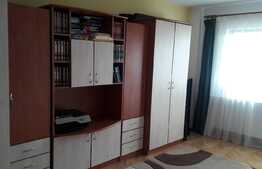 De vanzare apartament 3 camere, 65 mp, boxa, zona Intersevisan