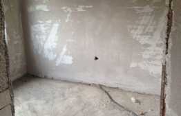 De vanzare apartament 3 camere, 50 mp, imobil de tip casa, zona Borhanci