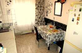 Apartament 3 camere, 58 mp, parcare, zona strazii Hateg