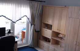 De vanzare apartament 4 camere, 81 mp, boxa, zona strazii Primaverii