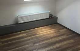 De vanzare apartament 3 camere, imobil de tip casa, boxa, zona strazii Ploiesti