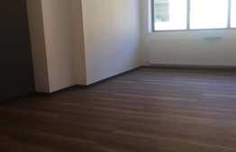 De vanzare apartament 3 camere, imobil de tip casa, boxa, zona strazii Ploiesti