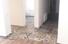 De vanzare apartament 3 camere, imobil de tip casa, boxa, zona strazii Ploiesti