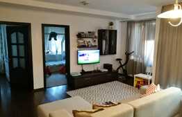 Vanzare 3 camere, 64 mp, loc de parcare! Zona strazii Florilor!