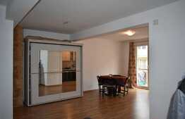 De vanzare 3 camere, 76 mp, parcare cu CF! Zona strazii Florilor!