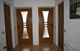 De vanzare 3 camere, 76 mp, parcare cu CF! Zona strazii Florilor!