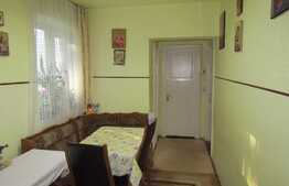 Apartament 3 camere, 70 mp, boxa, parcare, zona strazii Bucium