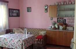 Casa de vanzare, 214 mp, teren aferent 972 mp, zona linistita