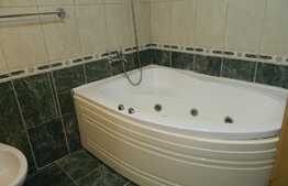 De inchiriat apartament 2 camere, 61 mp, zona UMF