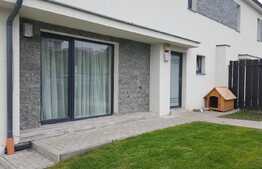 Casa de vanzare la cheie, amplasata la cateva minute de centrul orasului