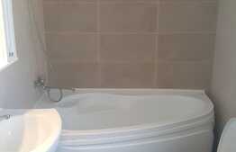 Casa de vanzare la cheie, amplasata la cateva minute de centrul orasului