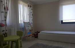 Casa de vanzare la cheie, amplasata la cateva minute de centrul orasului