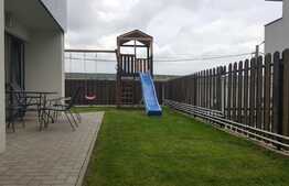 Casa de vanzare la cheie, amplasata la cateva minute de centrul orasului