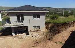 Casa individuala de 112 mp, teren de 450 mp! Zona strazii Tauti!