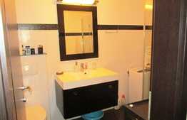 2 camere, 58 mp, 2 balcoane! A.C! Zona strazii Florilor! LUX!