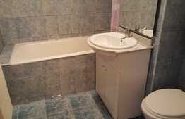 Apartament 3 camere, 65 mp, decomandat, zona strazii Lacul Rosu