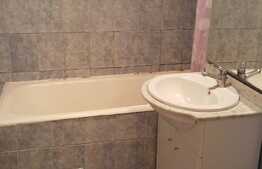 Apartament 3 camere, 65 mp, decomandat, zona strazii Lacul Rosu