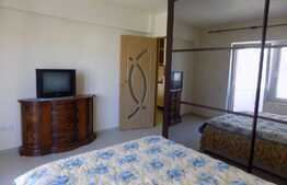 3 camere, 60 mp, loc de parcare! Zona strazii Eroilor!