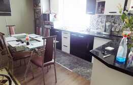 Apartament de vanzare cu 3 camere, 55 mp! Zona strazii Eroilor!