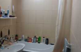 Apartament 3 camere, 65 mp, decomandat, parcare, boxa, zona Cora