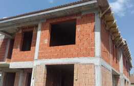 Triplex de vanzare 89 mp, teren 55 mp, zona linistita