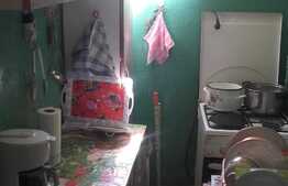 Apartament 3 camere, 40 mp, zona Piata Hermes