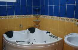 Apartament 3 camere, 112 mp, gradina, parcare, zona Grand Hotel Italia