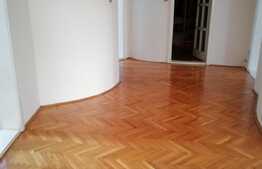 Casa individuala 430 mp, 542 mp teren, 14 ml, zona Grand Hotel Italia