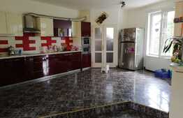 Casa individuala 430 mp, 542 mp teren, 14 ml, zona Grand Hotel Italia