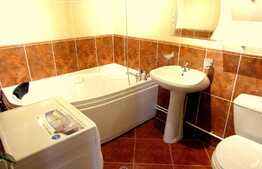 Apartament 2 camere decomandate, 58 mp, parcare, zona UMF