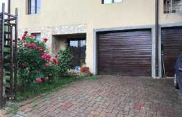 Casa individuala, 280 mp, teren 330 mp, zona linistita de case