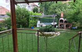 Casa individuala, 280 mp, teren 330 mp, zona linistita de case