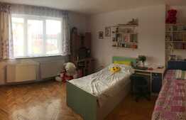 Apartament 5 camere, 150 mp, garaj, gradina 340 mp, zona strazii Horea