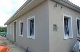 Casa individuala cu 70 mp utili, teren de 200 mp! Zona linistita, de case!