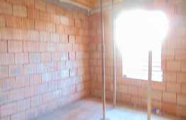 Casa individuala cu 70 mp utili, teren de 200 mp! Zona linistita, de case!