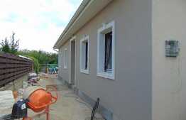 Casa individuala cu 70 mp utili, teren de 200 mp! Zona linistita, de case!