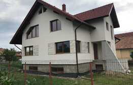 Casa individuala La Pret de Apartament,262 mp, teren 500 mp, semifinisat, zona Apahida