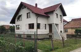 Casa individuala La Pret de Apartament,262 mp, teren 500 mp, semifinisat, zona Apahida