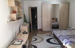 De vanzare garsoniera, 28 mp, balcon, zona Casa Piratilor