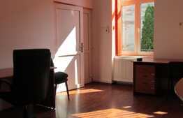 Spatiu birouri Ultracentral,  52 mp, loc de parcare inclus